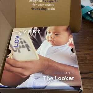 Lovevery Play Kit The Looker